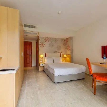 Hotel Robinson Adults Only Camyuva